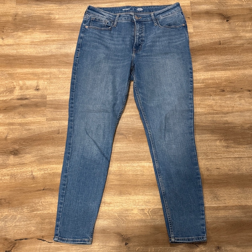 Old Navy Women's Skinny Jeans in Medium Blue
